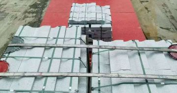 佛山 芝麻白仿形加直形路沿石出货日常