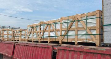 佛山 芝麻白花岗岩地铺石出口专车-泰国游