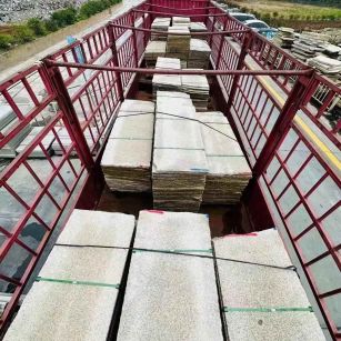 佛山 黄金麻花岗岩荔枝面，光面毛板装车完成