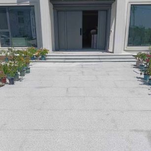 佛山 芝麻白花岗岩地铺石地面铺装