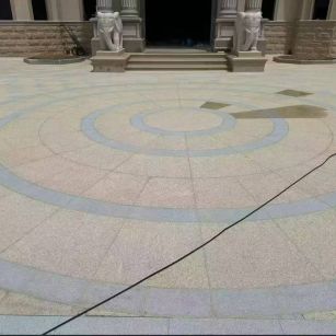 佛山 黄金麻芝麻灰花岗岩石材地铺拼接效果