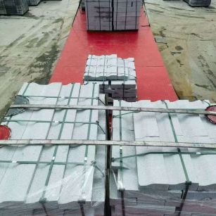 佛山 芝麻白仿形加直形路沿石出货日常