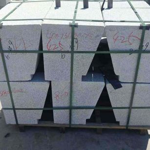 佛山 芝麻白异形坐凳，石凳