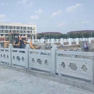 佛山 白麻花岗岩荔枝面河道栏杆