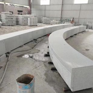 佛山芝麻白花岗岩石板材 园林光面弧形坐凳