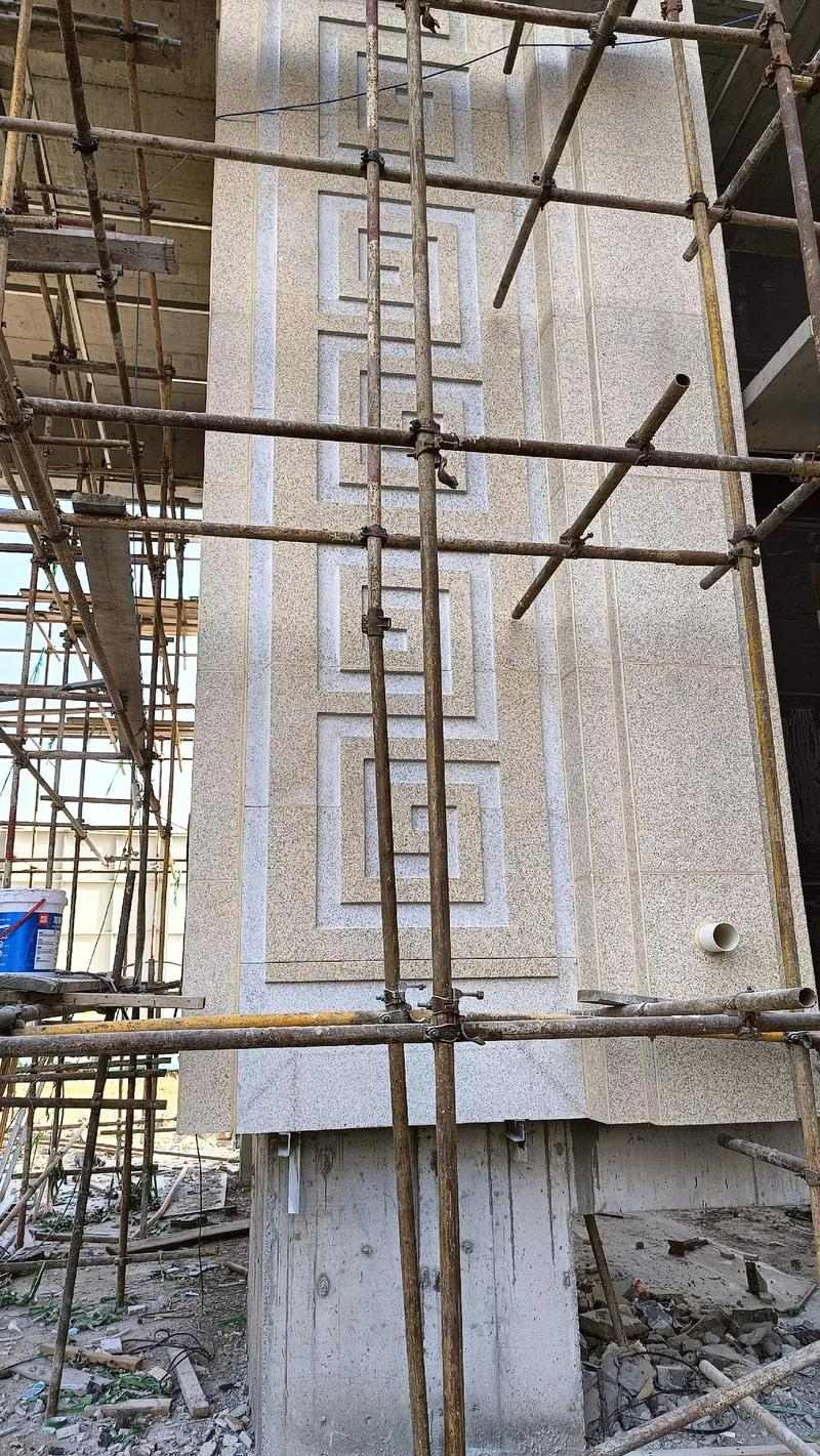 佛山 黄金麻花岗岩别墅外墙干挂回纹造型效果