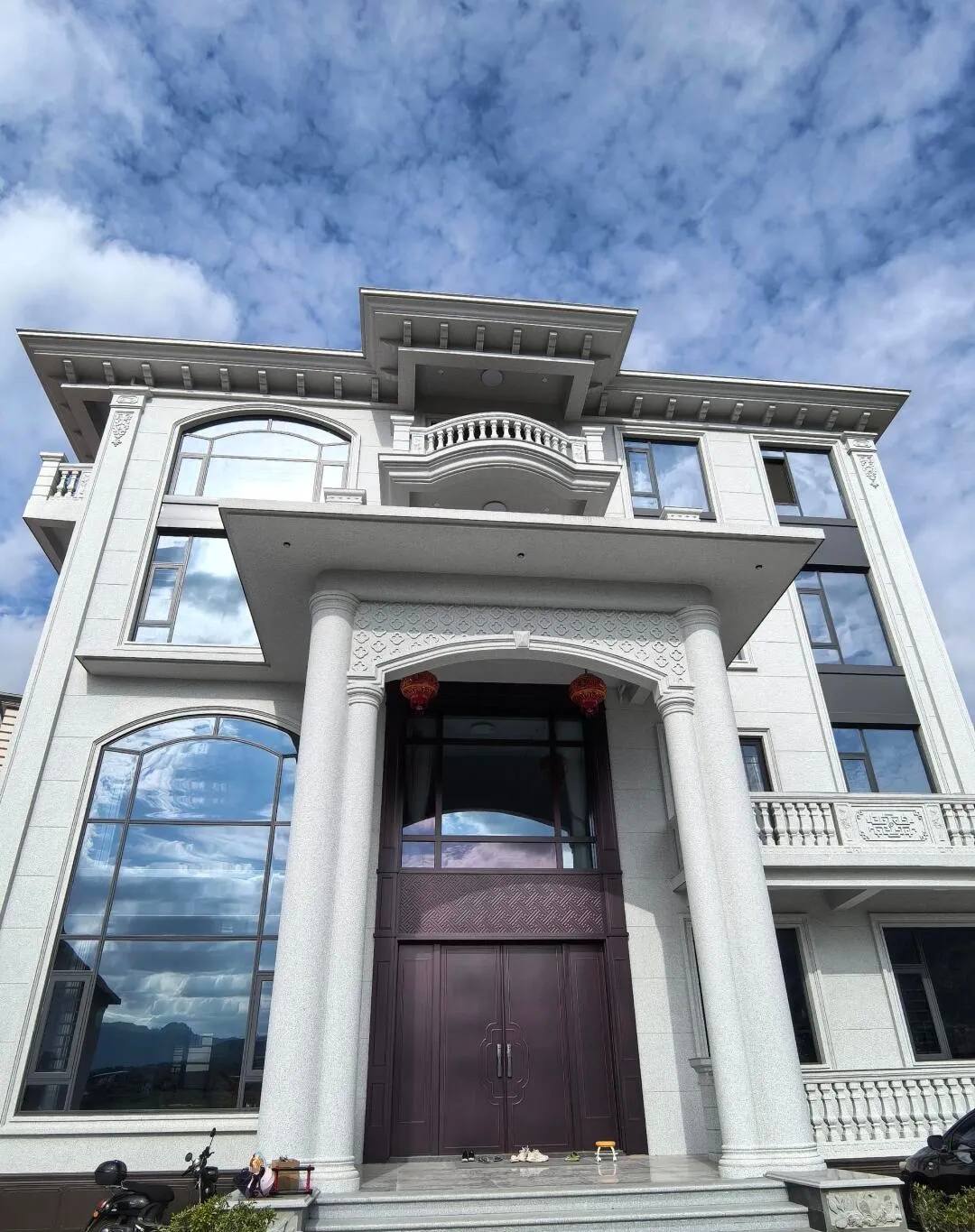 佛山白麻别墅外墙干挂石材效果示例