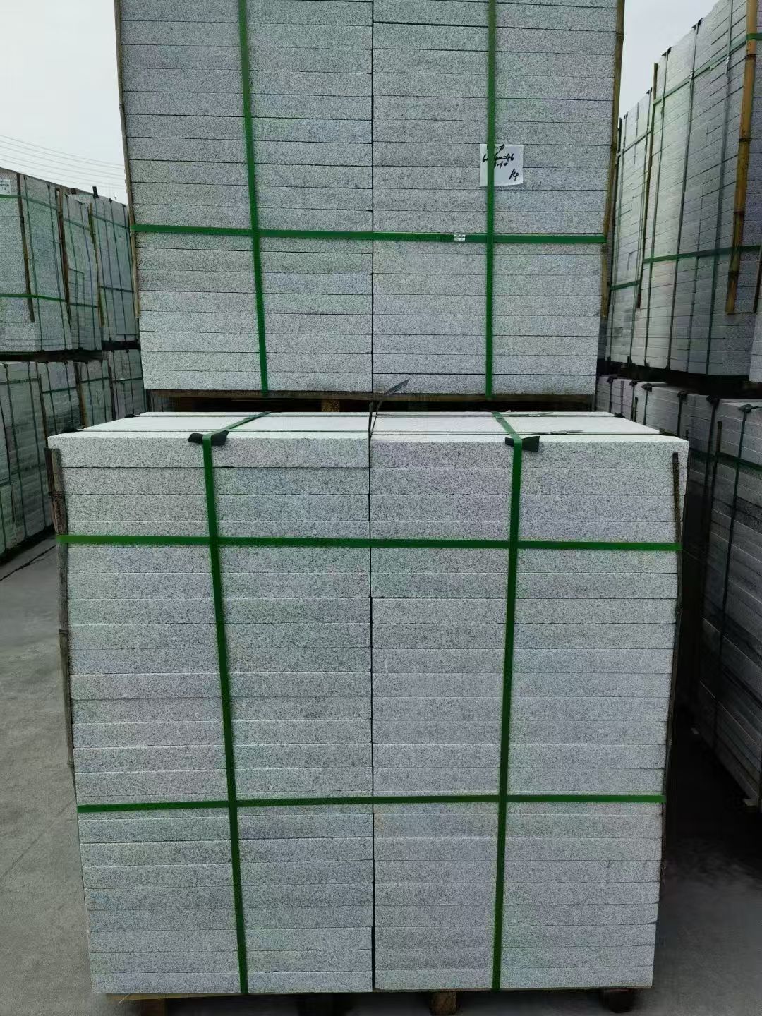 佛山 芝麻白火烧，园林广场市政工程地铺石，1.8~5.0厚均有现货