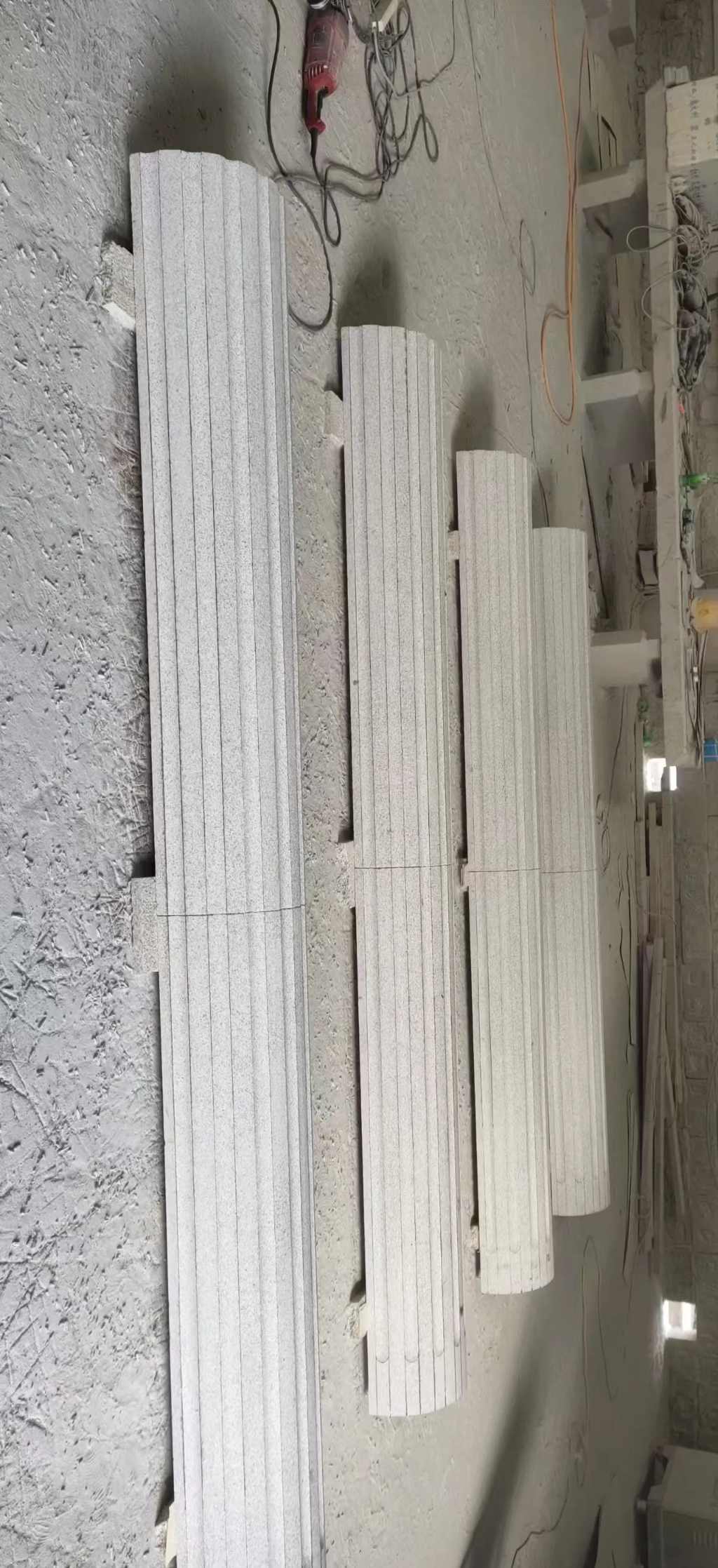 佛山 花岗岩厂家带你看白麻花岗岩门楼大柱柱皮