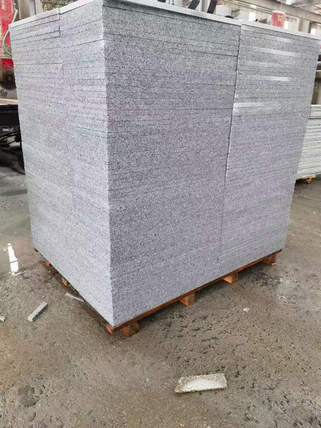 佛山 芝麻白火烧面1.8厚300*600地铺石，尺寸标准，厚薄均匀