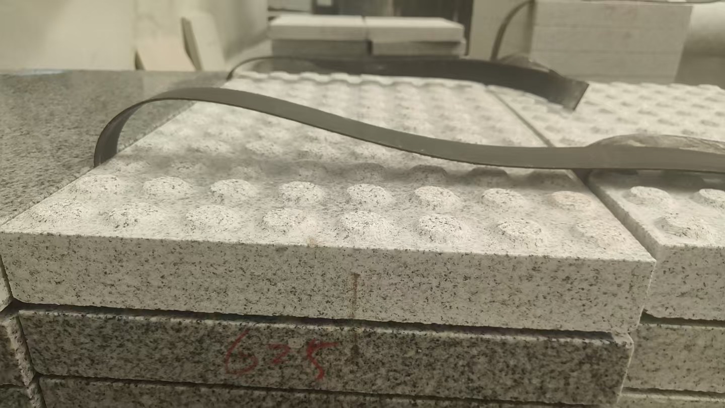 佛山 芝麻白花岗岩6.0公分荔枝面五轴加工雕刻盲点