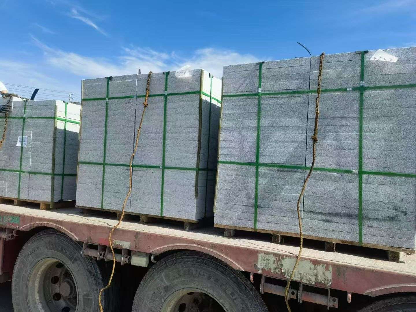 佛山 芝麻白花岗岩地铺石装车日常