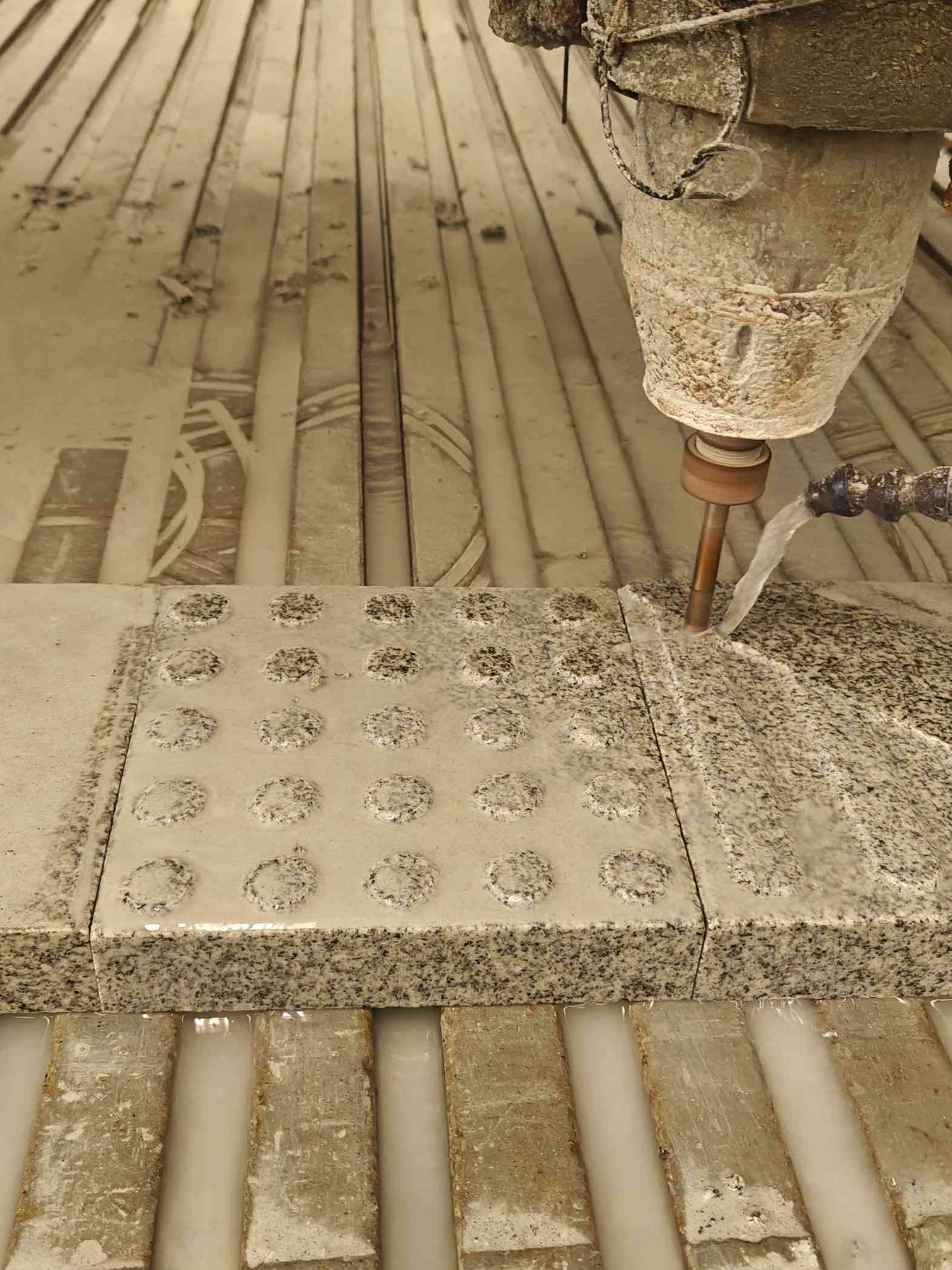 佛山 芝麻白花岗岩石材盲人石、盲道石、盲点石