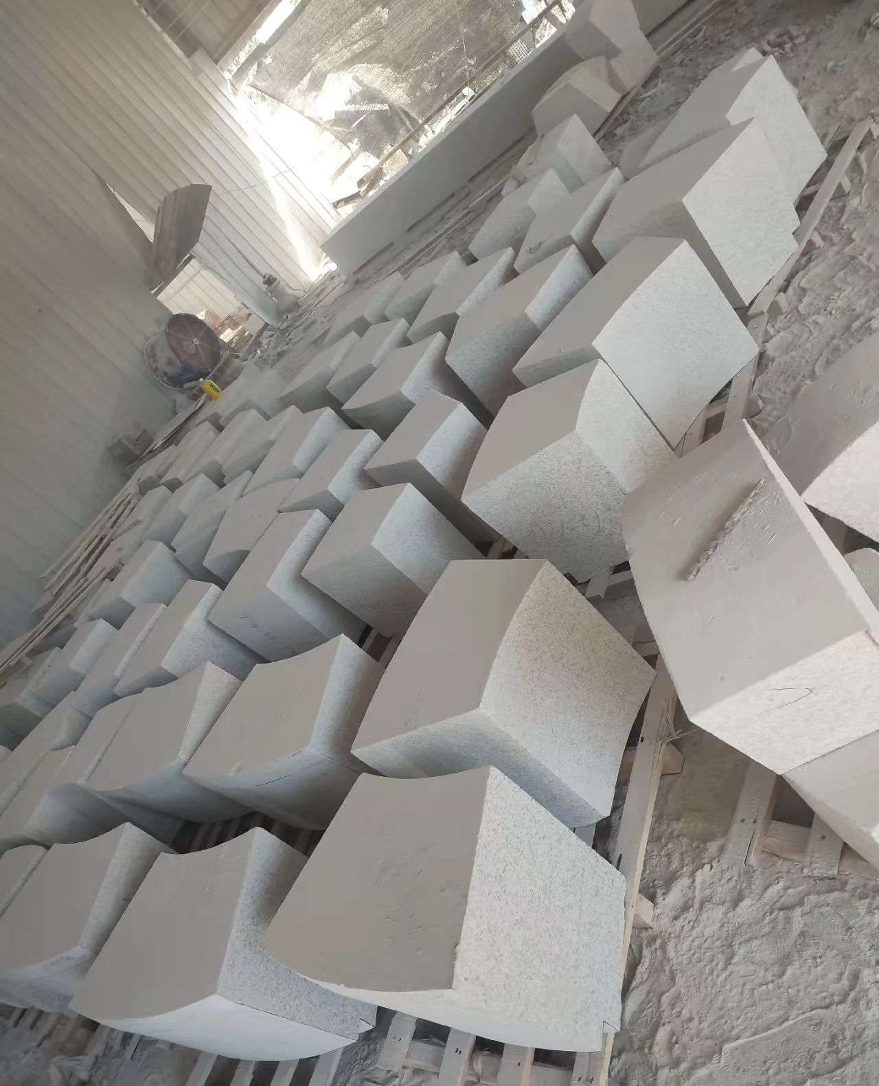 佛山 白麻花岗岩异形坐凳