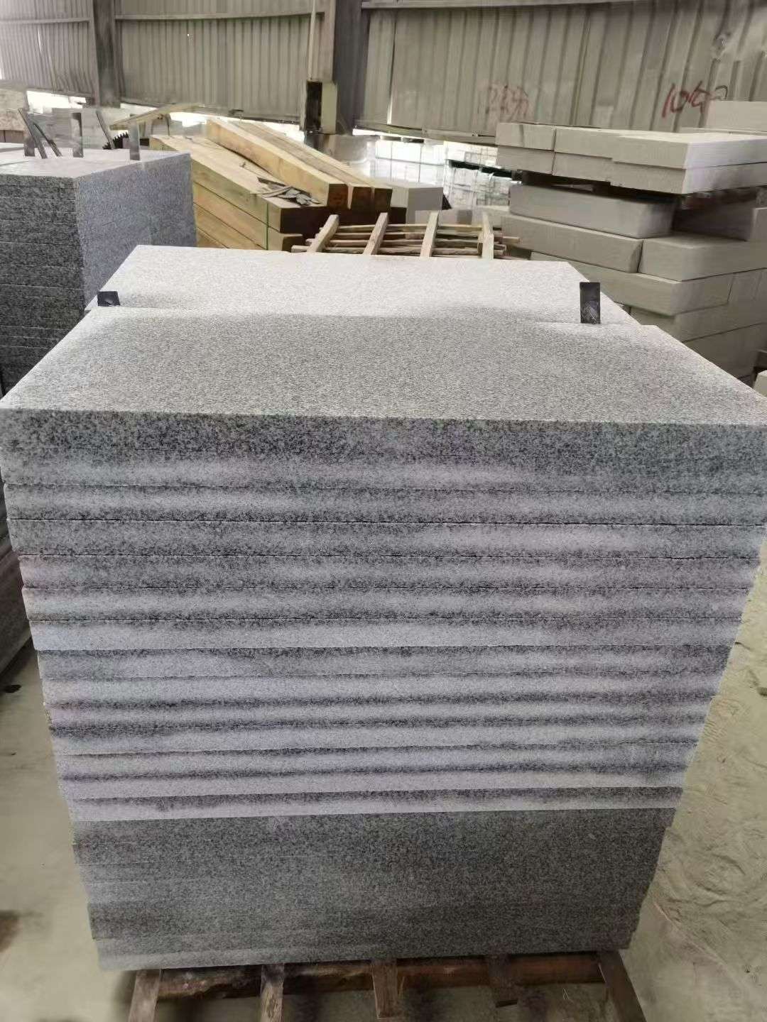 佛山 芝麻白5公分火烧地铺成品，900*400，规格可定制