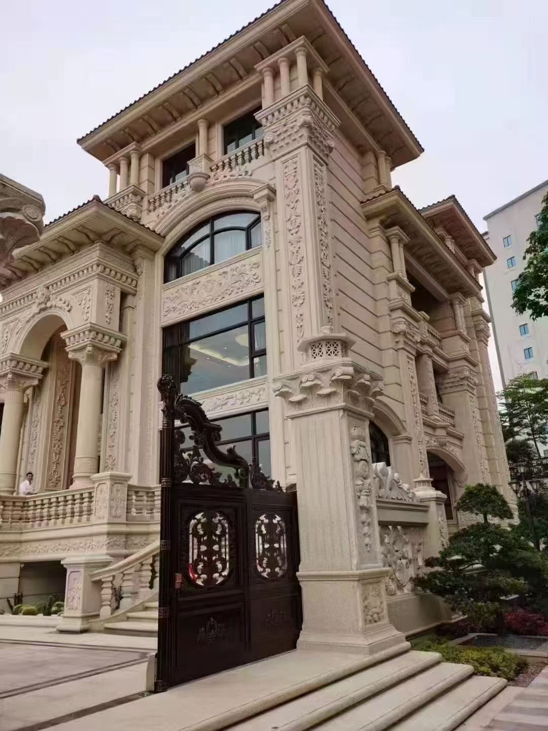 佛山 黄金麻花岗岩别墅外墙干挂效果展示