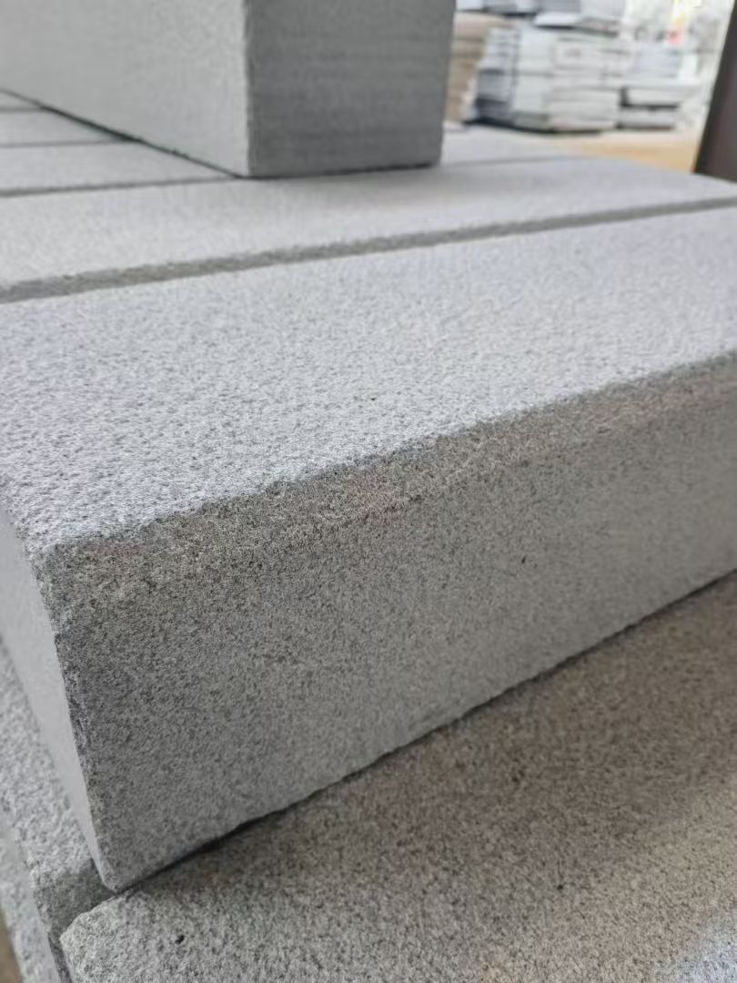 佛山 芝麻灰荔枝面路沿石