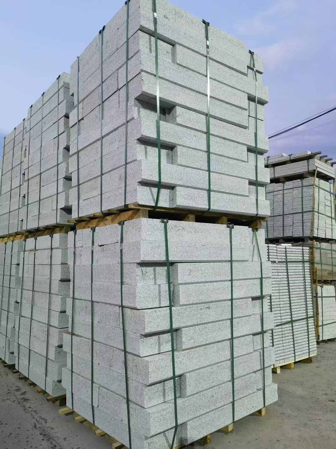 佛山 芝麻白花岗岩路沿石，路缘石，路肩石，道牙，立缘石，马路牙子，街沿石，侧石等