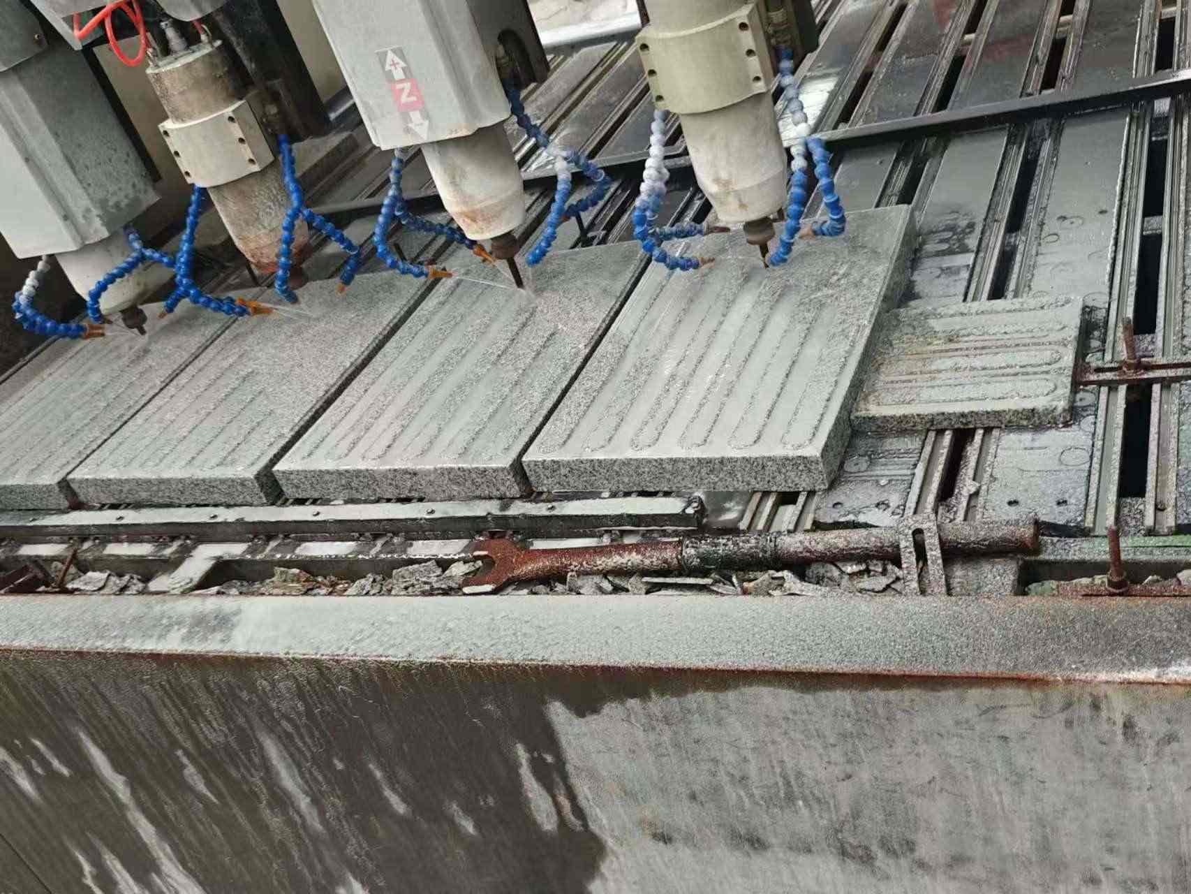 佛山 芝麻白花岗岩荔枝面盲道雕刻