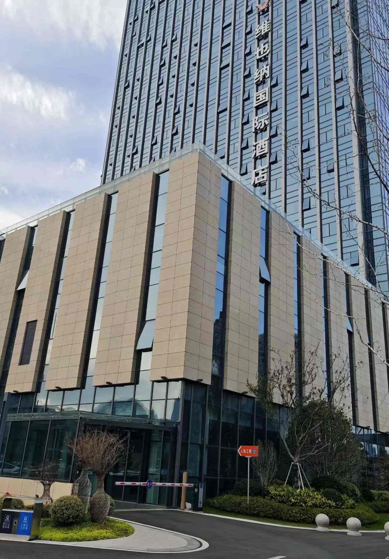 佛山 黄金麻花岗岩外墙干挂