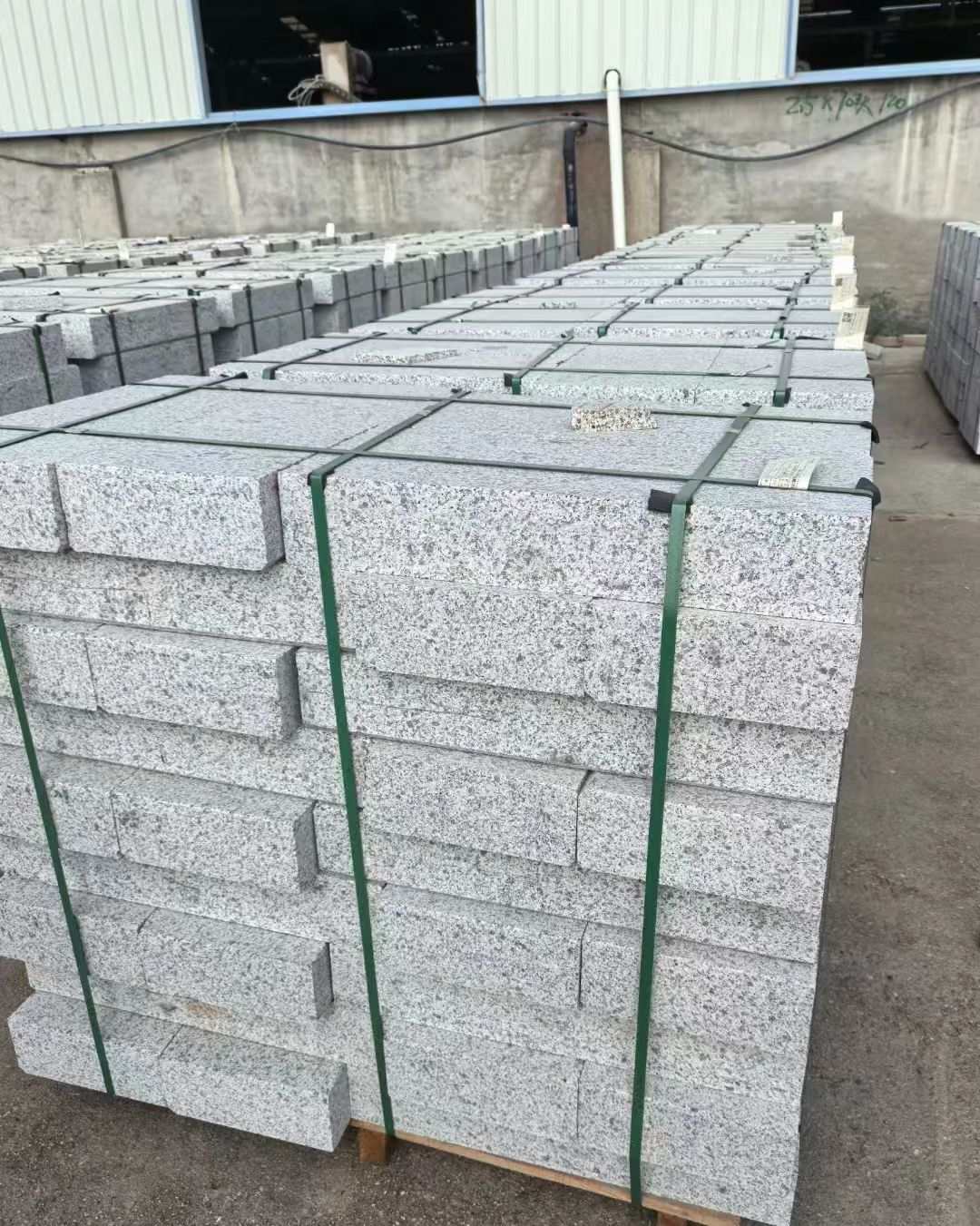 佛山 白麻花岗岩路沿石，弧形路沿石，道牙石，马路牙子，界石，路缘石，平沿石，直岩石，平缘石等