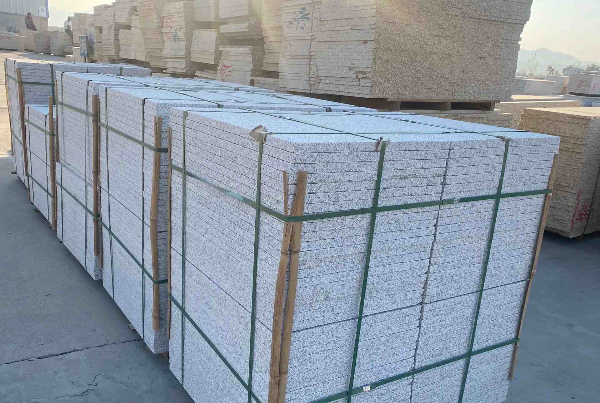 佛山 白麻花岗岩荔枝面地铺石